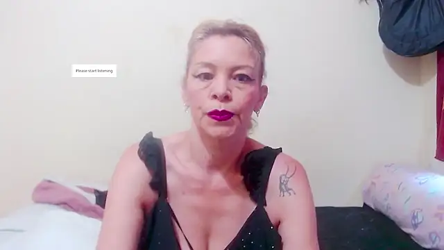 Snapshot of electra-mommy chatting on October 15, 2025, 12:13 pm electra-mommy online show from October 15, 2025, 12:13 pm