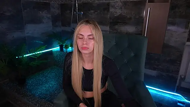 Snapshot of ChloeBrightt chatting on November 7, 2025, 8:46 pm ChloeBrightt online show from November 7, 2025, 8:46 pm