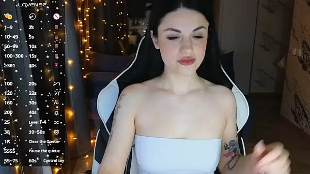 Mary   Moore online show from March 11, 2025, 11:58 pm