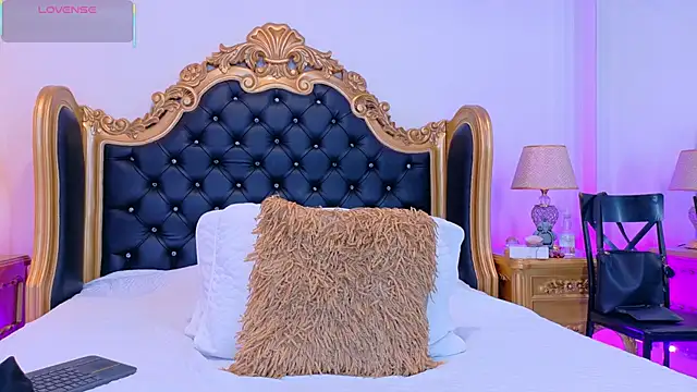 AdelinaVans online show from October 27, 2025, 11:33 am