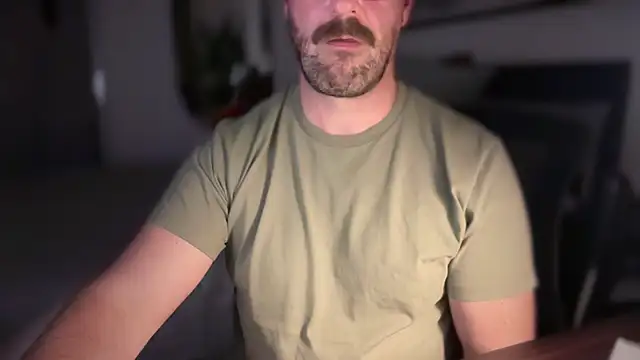 Snapshot of Mr_Beef chatting on November 15, 2025, 7:07 pm Mr Beef online show from November 15, 2025, 7:07 pm