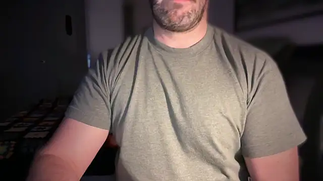 Snapshot of Mr_Beef chatting on November 19, 2025, 10:32 pm Mr Beef online show from November 19, 2025, 10:32 pm