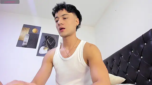 Sebastian-Dash online show from October 18, 2025, 9:06 pm