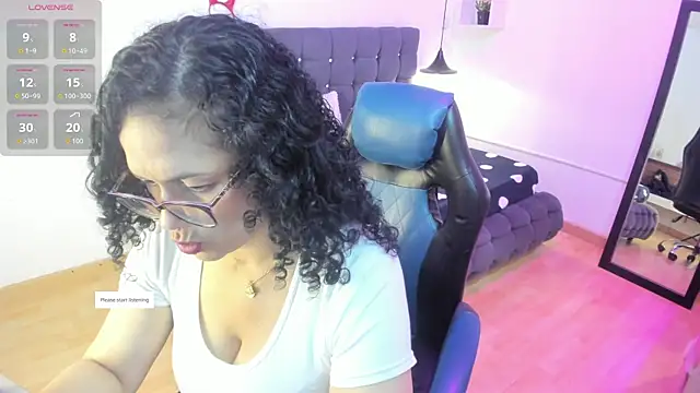 Aliciia cute1 online show from November 28, 2025, 10:10 pm