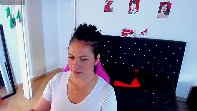 Aliciia cute1 online show from February 12, 2026, 9:36 pm