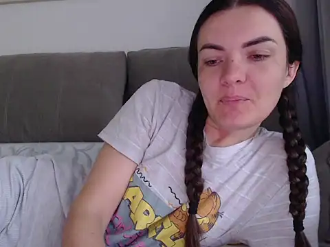 Snapshot of _JustmeHere_ chatting on October 2, 2025, 6:17 am JustmeHere online show from October 2, 2025, 6:17 am