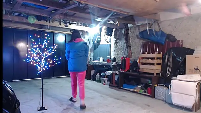  JustmeHere  online show from December 4, 2025, 12:37 pm