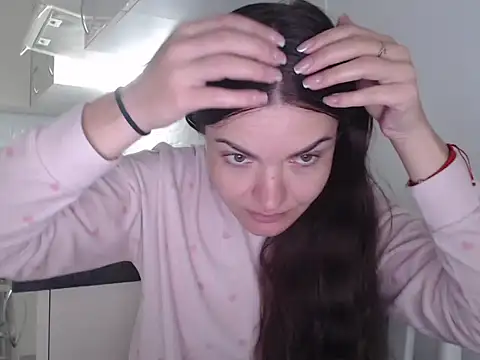 Snapshot of _JustmeHere_ chatting on October 5, 2025, 7:43 am JustmeHere online show from October 5, 2025, 7:43 am