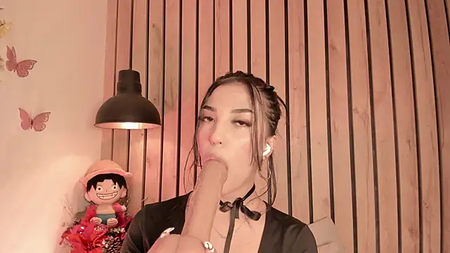 sofiesoft online show from January 13, 2026, 5:39 pm