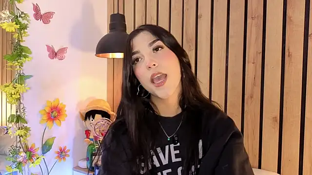 sofiesoft online show from March 6, 2026, 7:42 pm