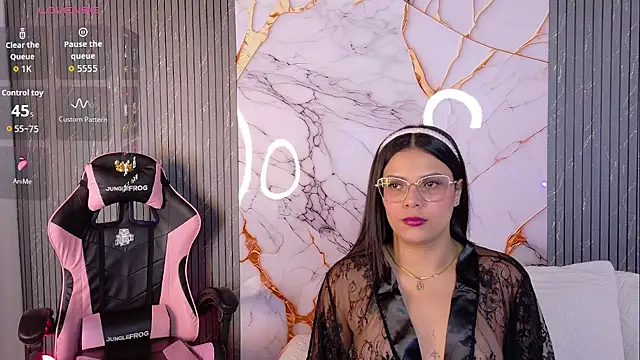 Snapshot of Shasa_8 chatting on December 2, 2025, 7:59 pm Shasa 8 online show from December 2, 2025, 7:59 pm