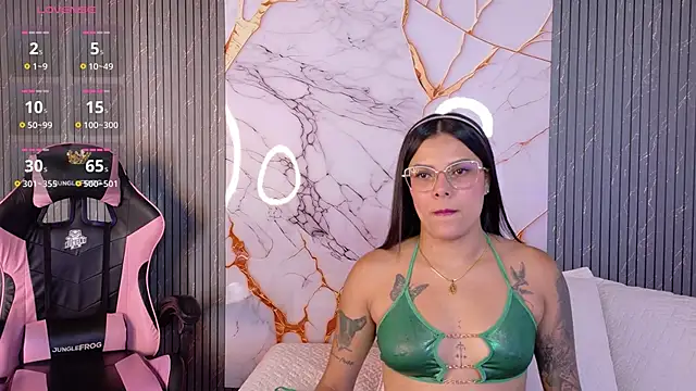 Snapshot of Shasa_8 chatting on November 18, 2025, 8:01 pm Shasa 8 online show from November 18, 2025, 8:01 pm