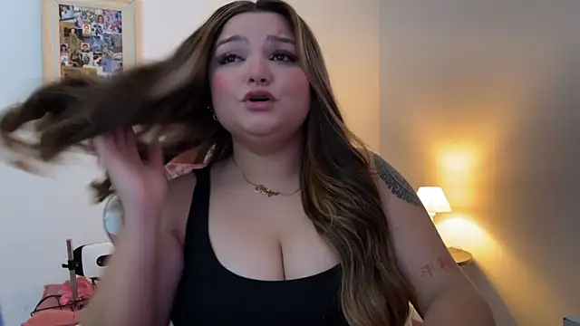 SweetPaige  online show from December 19, 2025, 3:25 pm