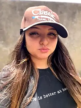 SweetPaige  online show from November 4, 2025, 3:27 pm