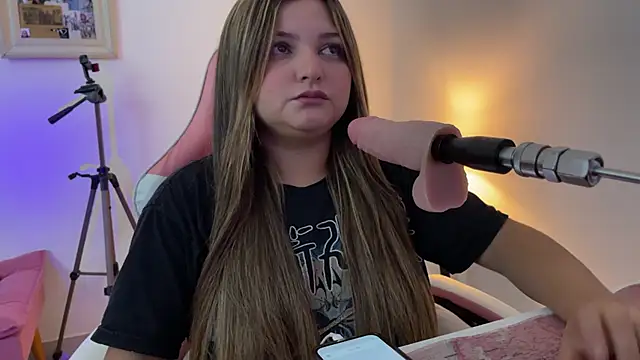 Snapshot of SweetPaige_ chatting on March 4, 2026, 4:37 pm SweetPaige online show from March 4, 2026, 4:37 pm