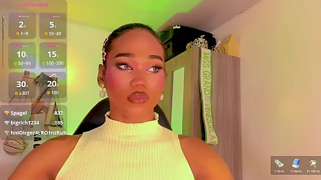 Snapshot of naomy__xx chatting on May 12, 2026, 8:59 pm naomy xx online show from May 12, 2026, 8:59 pm