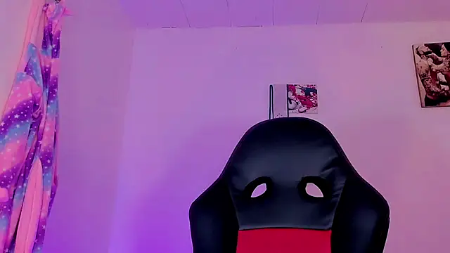 naomy  xx online show from October 31, 2025, 3:14 am