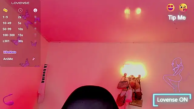 naomy  xx online show from February 18, 2026, 3:04 am