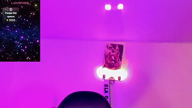 naomy  xx online show from December 5, 2025, 3:16 am