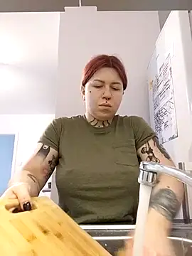 divine eve online show from December 16, 2025, 9:46 am