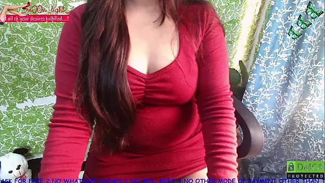 Snapshot of _mOOn_light_ chatting on November 4, 2025, 5:11 am mOOn light online show from November 4, 2025, 5:11 am