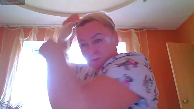 Snapshot of mira_robinsonnn chatting on October 8, 2025, 2:46 am mira robinsonnn online show from October 8, 2025, 2:46 am