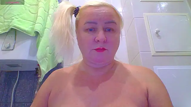 Snapshot of mira_robinsonnn chatting on October 14, 2025, 8:59 am mira robinsonnn online show from October 14, 2025, 8:59 am