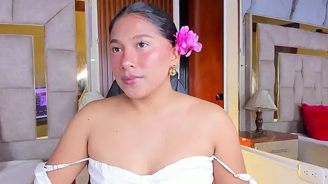 Snapshot of LinnaGardenia chatting on February 21, 2026, 1:24 pm LinnaGardenia online show from February 21, 2026, 1:24 pm