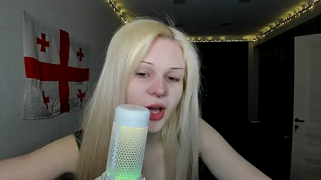 Snapshot of sashakiss99 chatting on February 28, 2025, 5:59 pm sashakiss99 online show from February 28, 2025, 5:59 pm