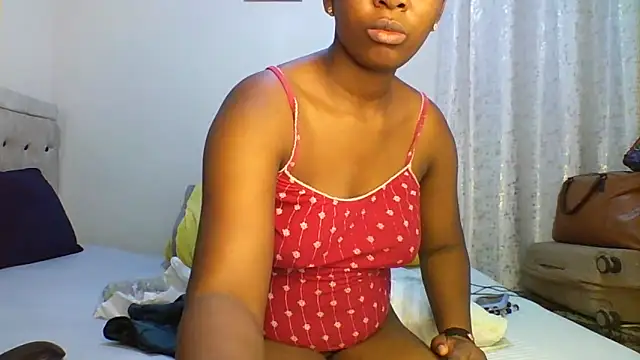 Snapshot of Petitiebooty chatting on November 6, 2025, 5:22 am Petitiebooty online show from November 6, 2025, 5:22 am