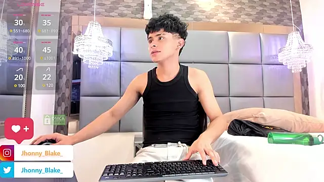 Snapshot of Jhonny-Blake chatting on March 6, 2025, 8:59 pm Jhonny-Blake online show from March 6, 2025, 8:59 pm
