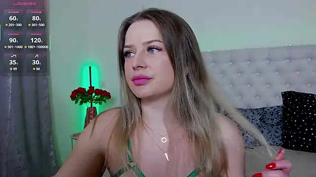 TamarraFox online show from November 7, 2025, 4:28 am