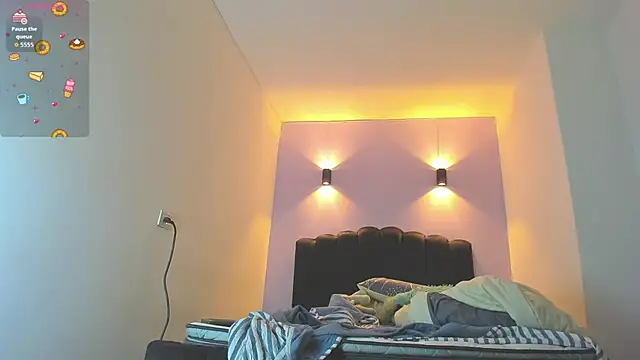 Sofia Clauss  online show from October 21, 2025, 4:56 am