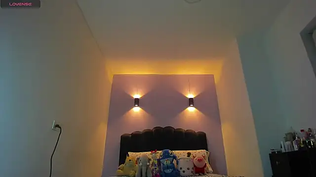 Snapshot of Sofia_Clauss_ chatting on February 13, 2026, 5:18 am Sofia Clauss online show from February 13, 2026, 5:18 am