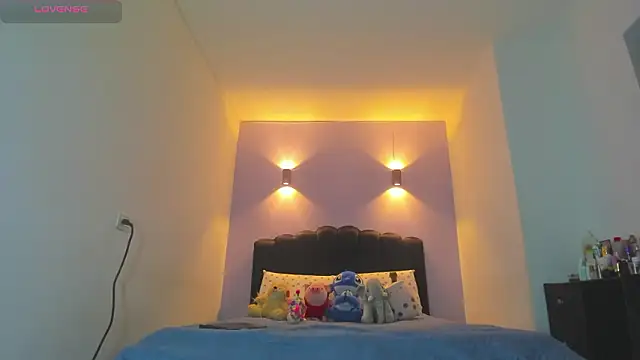 Sofia Clauss  online show from March 14, 2026, 4:07 am