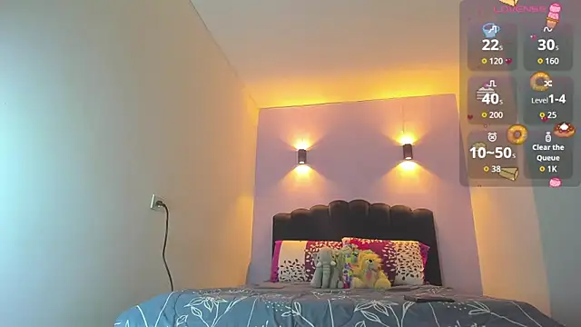 Sofia Clauss  online show from September 24, 2025, 4:19 am