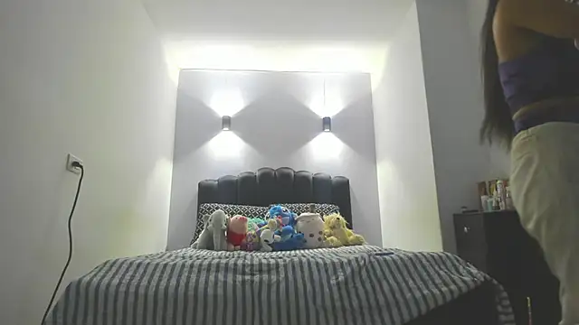Sofia Clauss  online show from May 12, 2026, 4:53 am