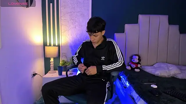 Snapshot of AlessandroDybala chatting on February 26, 2025, 12:16 pm AlessandroDybala online show from February 26, 2025, 12:16 pm