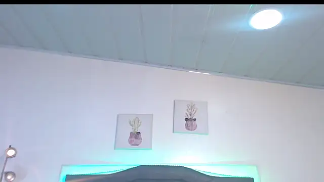 candy lux  online show from November 24, 2025, 7:36 pm