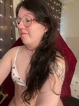 Snapshot of emigooflordXD chatting on February 14, 2025, 7:28 am emigooflordXD online show from February 14, 2025, 7:28 am