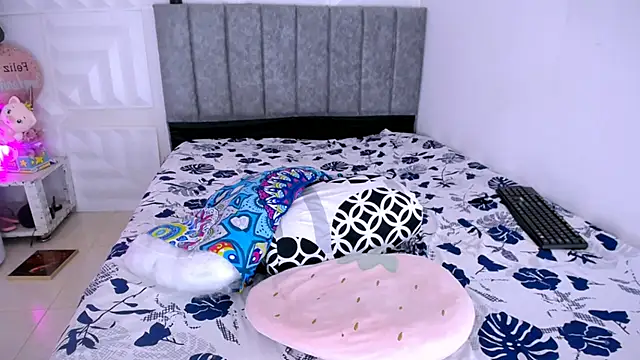 Snapshot of nataly_red chatting on February 14, 2025, 7:44 pm nataly red online show from February 14, 2025, 7:44 pm