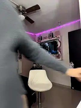 DarianaGuzz online show from December 3, 2024, 3:26 am