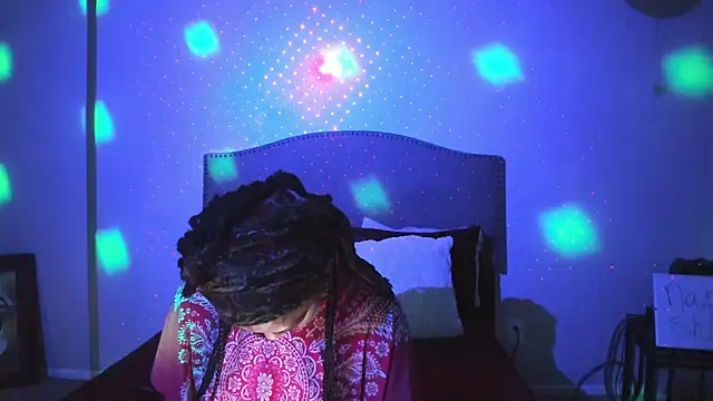 yiauana online show from November 10, 2025, 3:33 am