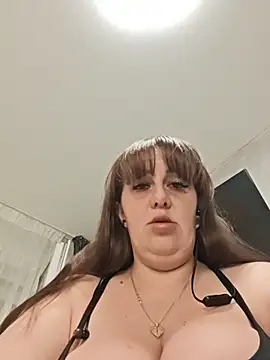 AvaLloyd online show from May 17, 2026, 2:22 am