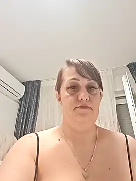 AvaLloyd online show from March 29, 2026, 2:46 am