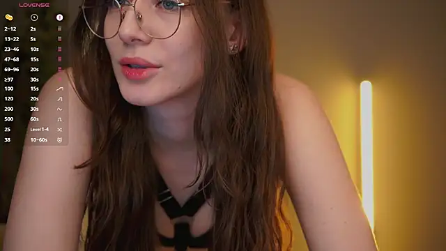 Snapshot of Ester_Hill chatting on January 19, 2026, 1:20 am Ester Hill online show from January 19, 2026, 1:20 am