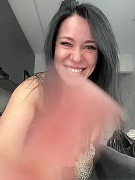 CuteNata online show from February 4, 2026, 10:21 am