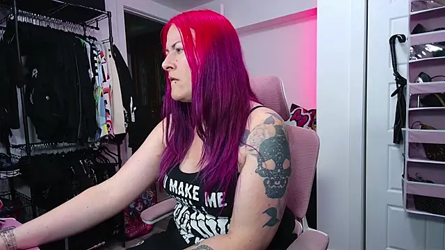 Snapshot of gennyrock chatting on May 16, 2026, 12:53 am gennyrock online show from May 16, 2026, 12:53 am