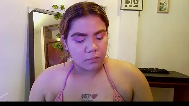 Snapshot of moon_sunflower chatting on July 8, 2026, 12:39 pm moon sunflower online show from July 8, 2026, 12:39 pm