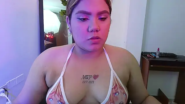 Snapshot of moon_sunflower chatting on June 5, 2026, 12:22 pm moon sunflower online show from June 5, 2026, 12:22 pm